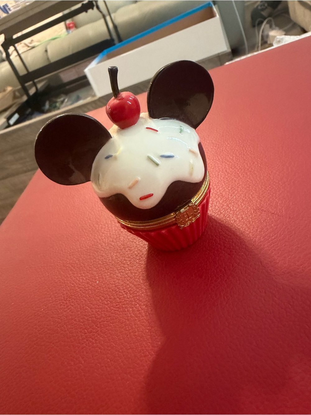 Adorable vintage Lenox Disney Minnie Mouse porcelain hinged trinket box! 🎀🍰